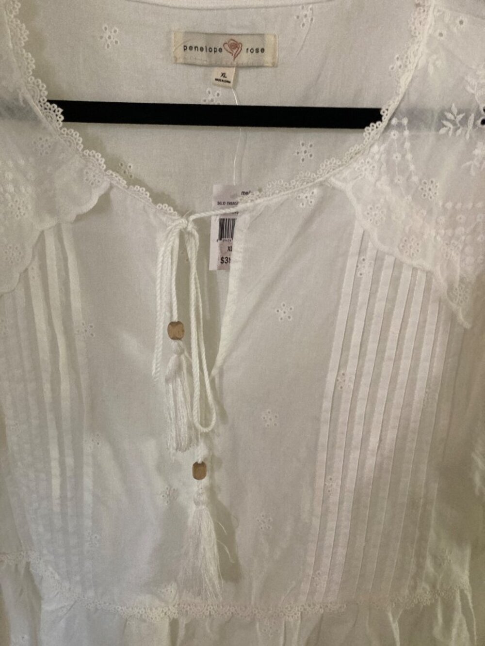 Penelope Rose White Embroidered Short Sleeved Top XL  NWT - Picture 2 of 9